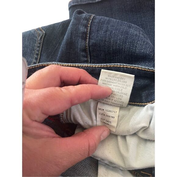 Torrid Women's Blue Mid Rise Medium Wash Distressed Ex-Boyfriend Jeans Size 18 - Picture 10 of 13